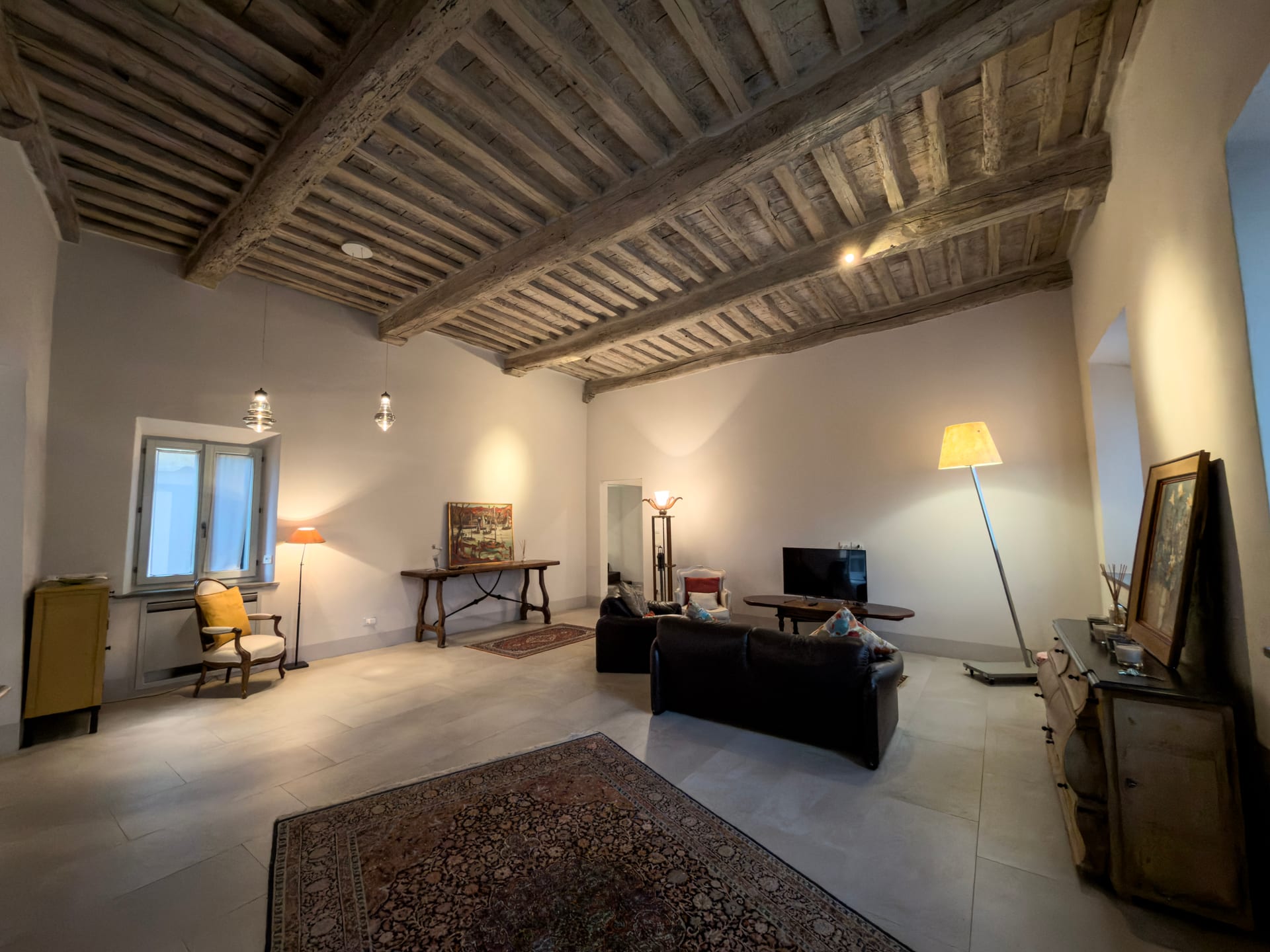 Duplex ristrutturato nel centro storico — 2 di 5